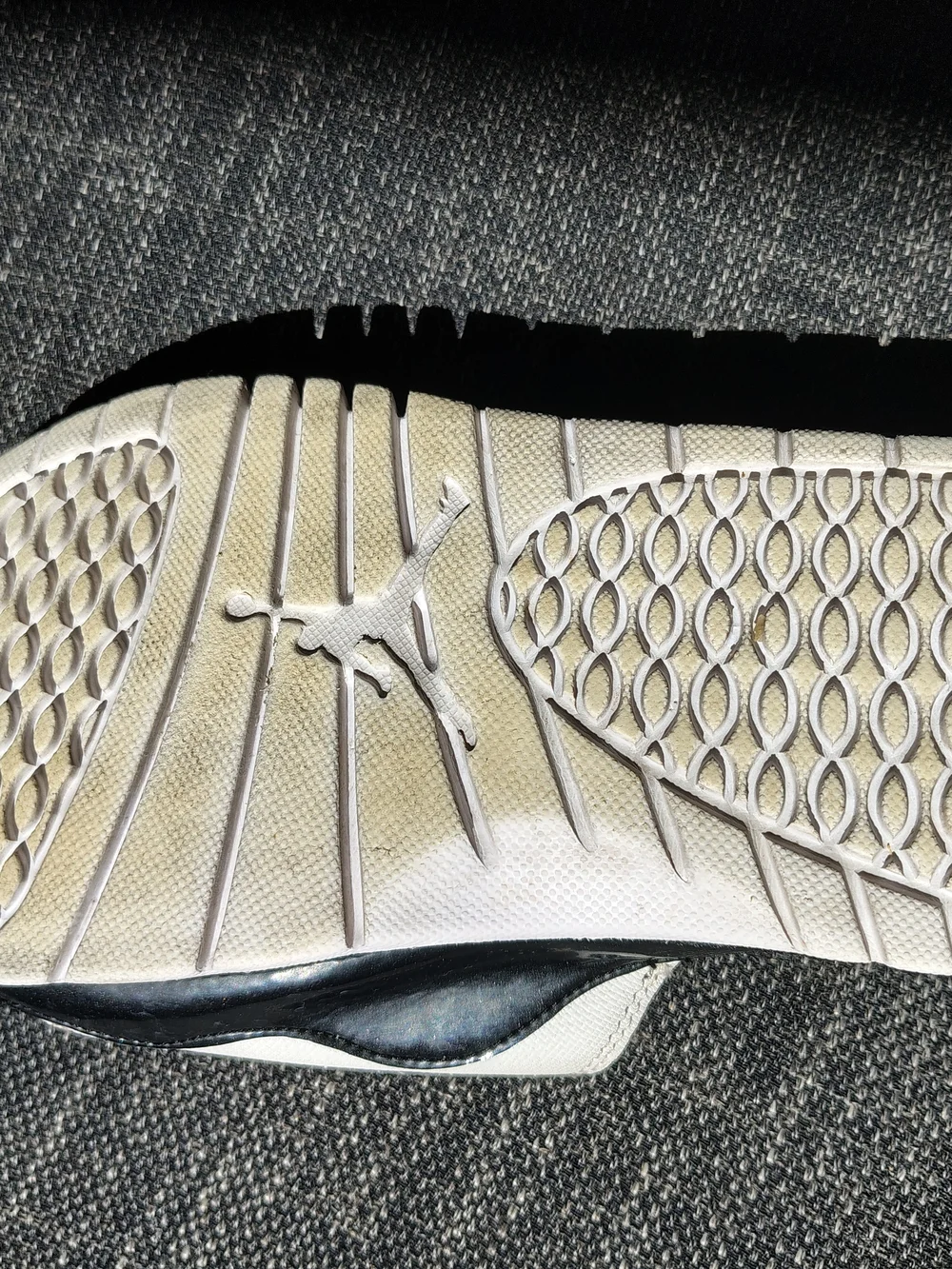 Size 10 - Jordan Hydro 11 White/Black 45 Slides